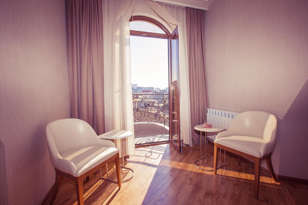 Royal Venezia Hotel Batumi Cameră foto