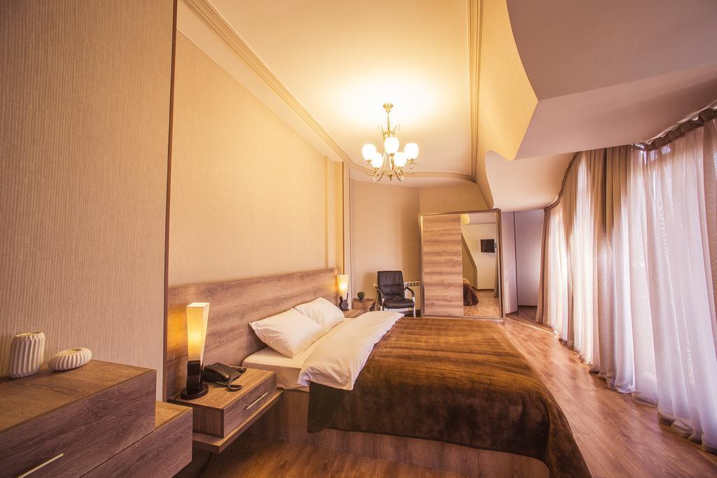 Royal Venezia Hotel Batumi Cameră foto